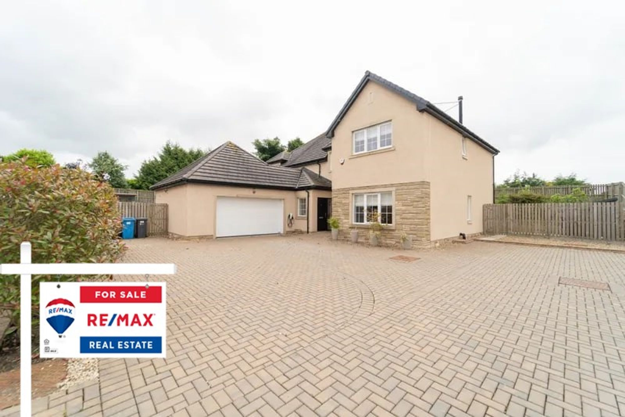 4 bed house for sale in Quarry Park Lane, Livingston  - Property Image 1